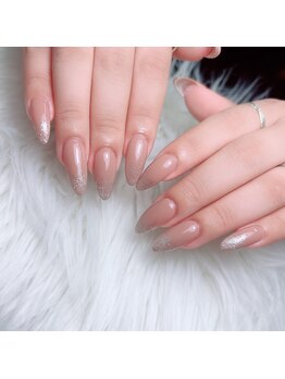 アートネイル ギャラリー(Art nail Gallery)/上品ベージュ×シルバーラメグラ