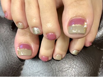 プラハネイル(+HER 美甲)/バイカラー