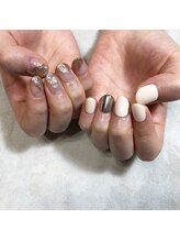 ミー(miii)/ちぐはぐネイル