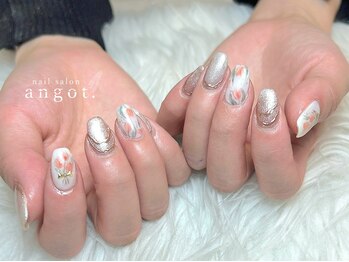 アンガット(angot.)/アンティーク調フラワーネイル
