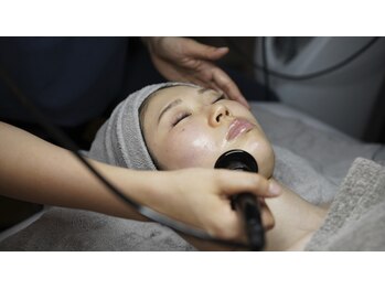 ハリQ治療院 麻布十番の写真/【麻布十番5分/専門機関提携】小顔への近道はプロの技術で。健美鍼でワンランク上の小顔ケアを☆