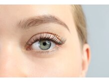 【EVERuplash】最新技法、自まつげを上げる“技術”