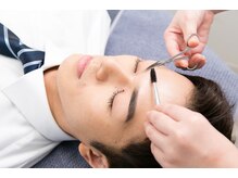 ファースト 横浜店(1st)/余分な毛をカットします