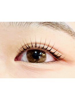 ナチュラル上品な目元にしたい