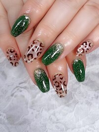 ヒョウ柄ネイル