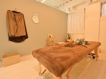 カラー(Kala)/90分アロママッサージ!