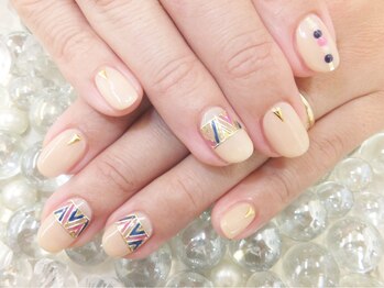 エスパルティール(Spartir)/ベージュエスニックネイル¥6540