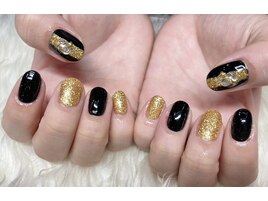 ブラック×ゴールドネイル
