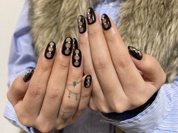 ハチイチイチサン(8113)/個性派ネイル