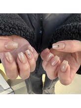 ロミー(Rommy)/マグネットネイルにハートパーツ