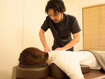 フィル鍼灸整体院の写真/ベテラン男性鍼灸・整体師の施術で、お悩みを根本改善★プロによる手技で凝り硬まった体をほぐします！