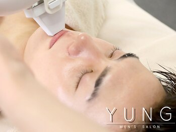 ユング 渋谷店(YUNG)の写真/《痛みで脱毛を断念した方へ》冷却ヘッドで驚くほど痛みを抑え美肌に◎メンズ脱毛初回ヒゲ¥5000/全身¥15000