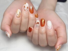 川口蕨琥珀ニュアンスネイル
