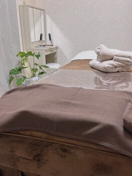 【 シミ・毛穴根本改善フェイシャル 】Myubelle-ミュベル-の写真/《シミ・しわを諦めたくない40代へ》年齢肌の根本原因にアプローチし、大人女性のための特化フェイシャル。