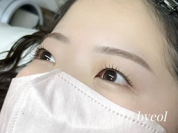 ビョル(byeol)/ナチュラル眉