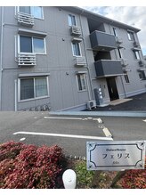 ジェムの森/店舗外観と駐車場 