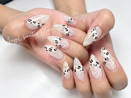 レース×レオパードの甘辛ネイル