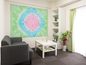 ヒトミ(hitomi)/清潔感のある店内