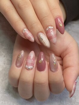 アヴィータ(AVITA)/大人可愛いニュアンスネイル