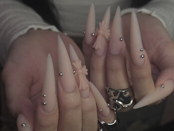 ミュウミュウ(miumiu)/十字架ネイル