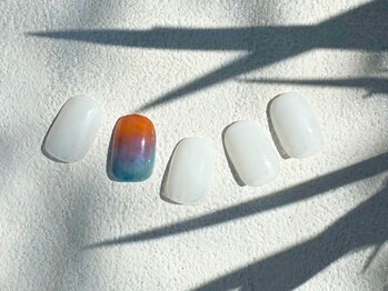 カマルスパラトゥ(KAMAL spa RATU)/ホワイト×グラデーション