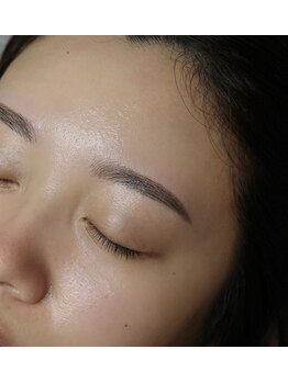 アールエスツネイル(Rs2nail)/ハリウッドブロウリフト