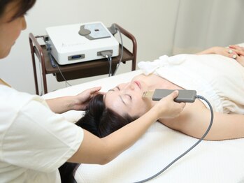 ハーブピーリングエステサロン/超音波洗浄+イオン導入13200円