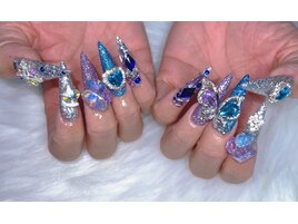 宝石ネイル