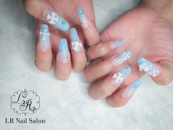 エルアールネイルサロン 梅田本店(LR)の写真/【トレンドのワンホンネイル★ストーン/パーツ付け放題】10-20代に大人気!!周りと差がつく華やかデザイン◇