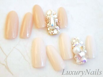 ラグジュアリー ネイルズ(Luxury Nails)/敷き詰めビジュー☆