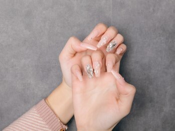 リュクス 千葉店(Luxe)の写真/LAでも話題のアプレネイルで美フォルムに☆お好みの長さ、形に！経験豊富なネイリストが対応！