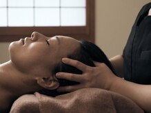 ニコリー(nicoly)/9：頭の血行促進、ツボ押し◎