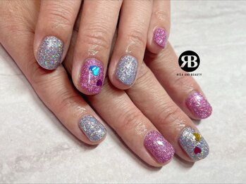 サロン アールアンドビー(R&B)の写真/《低価格メニューがお得！ラメグラ/アート》丁寧にお客様に寄り添う1対1の施術でお得に理想の指先へ♪