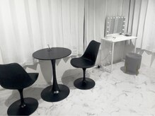 Lashure Eyelash & Eyebrow Salon【5/1　OPEN（予定）】/待合とドレッサー♪