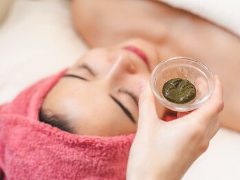 サロンド シェリー(Salon de Cherie)/ハーブピーリング工程