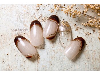 ネイルクローネ(nail crone)/ニュアンスネイル