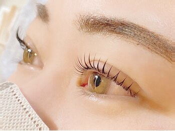 ウィ 高崎(Oui)の写真/【キレイな目元が続く！】自まつ毛の状態に合わせて一本一本丁寧に施術するのでモチが良い♪