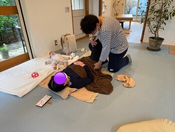 いまづ整体院/お子さんの月年齢に合わせ施術