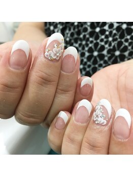 ナナズネイル 西小倉店(NANA's Nail)/フレンチ×3Dお花