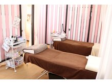 シェリー アイ(Sherry Eye)/ふかふかベッドで施術