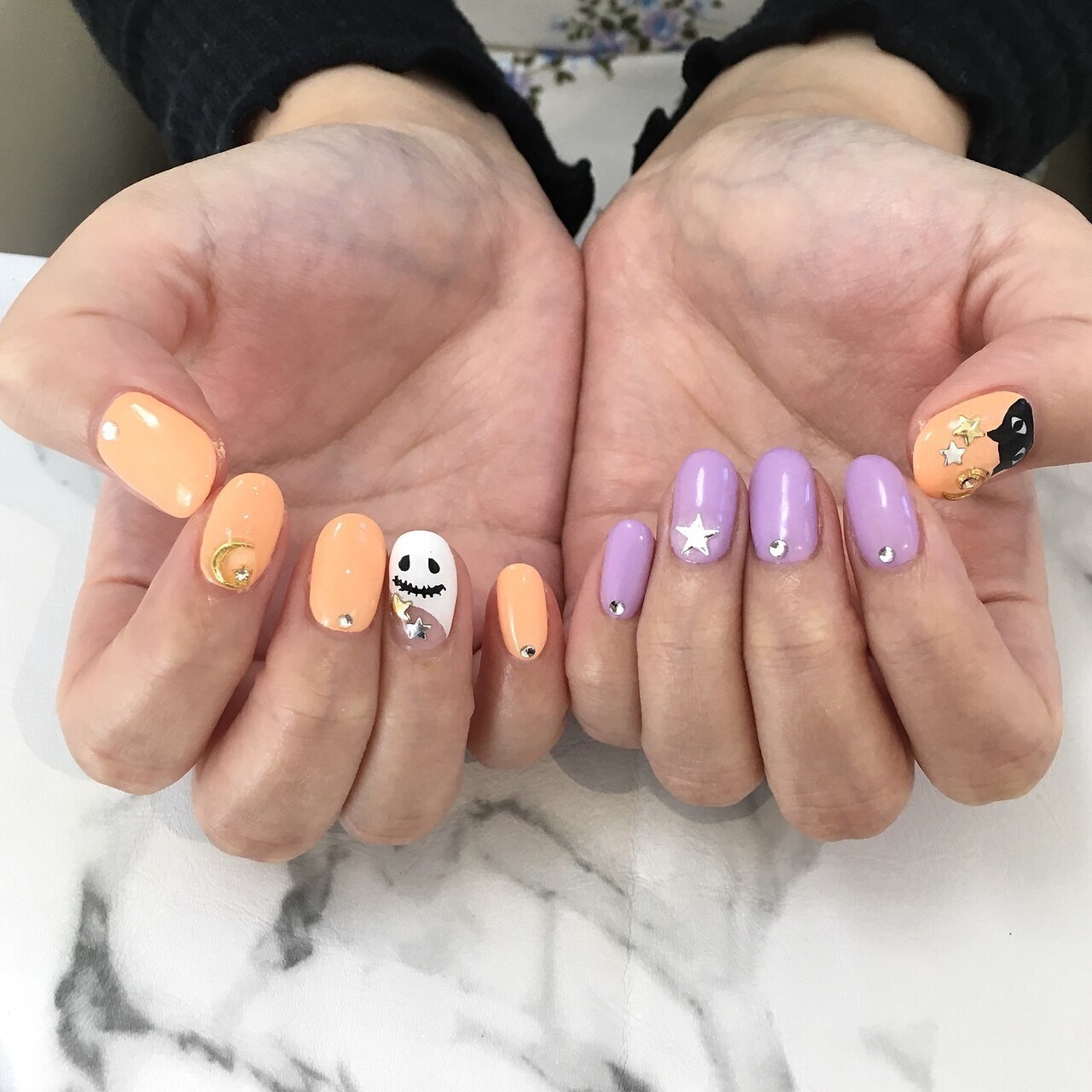 2025年-2026年冬トレンド】オレンジ ハロウィンのネイルデザイン集