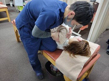 はち整骨院 神戸三宮巻き爪センター/肩甲骨はがしで肩をラクに♪