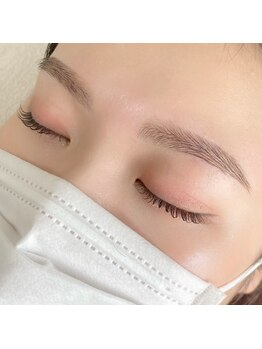 アッシュ(Ash)/眉毛デザインストレートアーチ