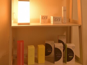 エステサロン chloe -クロエ-の写真/\日々頑張るあなたに/アロマの香りに包まれた空間で、リラックスしながらオイルマッサージで疲れを改善♪