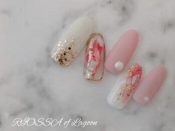 リオッサ オブ ラグーン(RIOSSA of Lagoon)/マットネイルｘシェルキラキラ