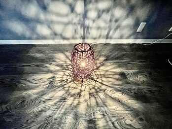 サロンドフィル(Salon de fil)/間接照明