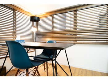 バレルメディカル研究所 恵比寿/カウンセリングテーブル2