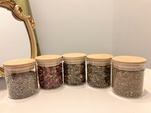 こだわりのハーブ/たっぷり４５ｇで濃厚な蒸気を届けます