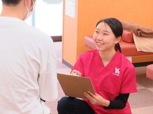 アイケア鍼灸整骨院 稲荷町院(i-care)/お話を聞いている様子です