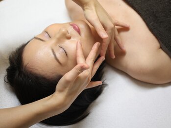 ハーブピーリングエステサロン/リンパ小顔フェイシャル13200円